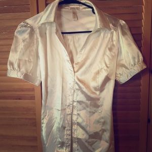 Beautiful faux satin white blouse 💫